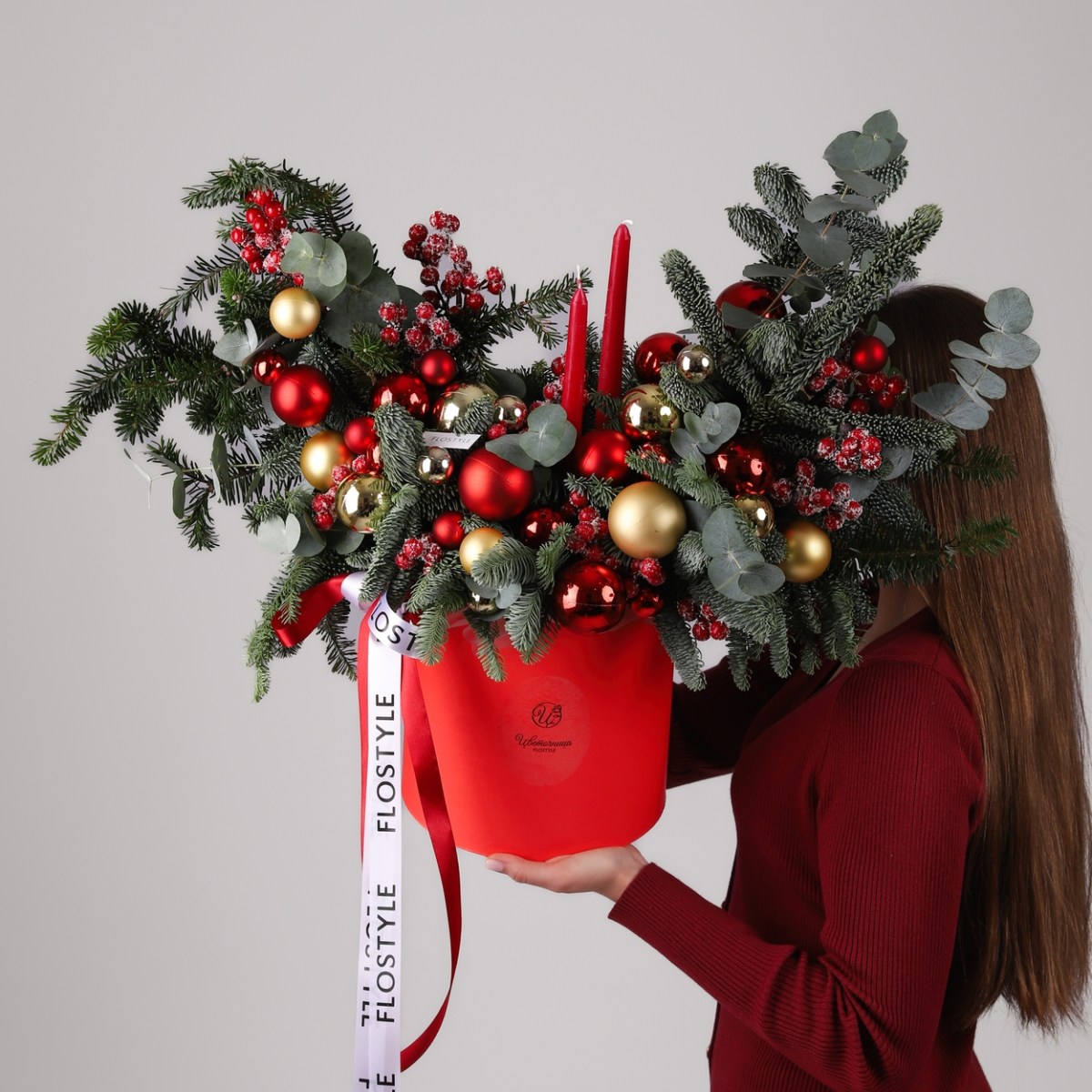 zimnyaya novogodnyaya kompoziciya iz datskoj eli  2